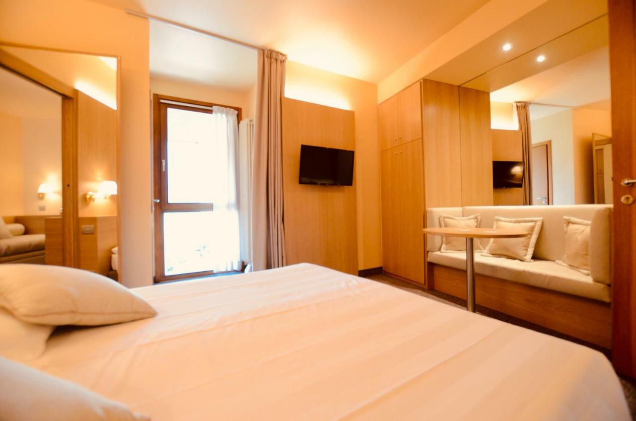 Albergo Sorriso Darfo Boario Terme Exterior foto